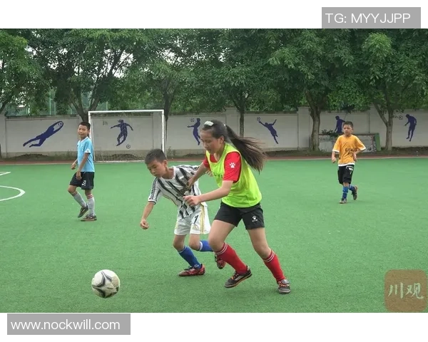 足球明星动态画图软件助你轻松绘制球场传奇瞬间与精彩时刻